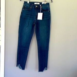 🌟BRAND NEW🌟 KanCan ripped skinny jeans